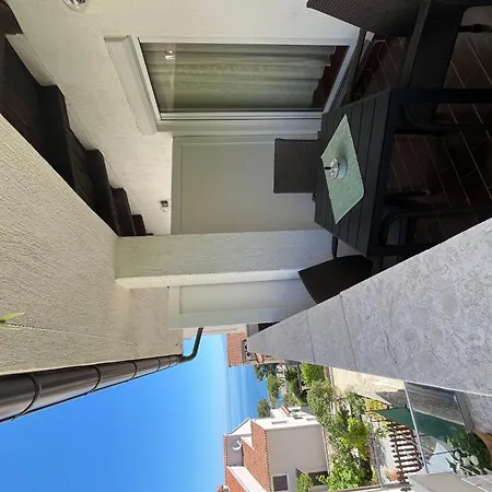 In By Interhome