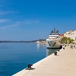 In By Interhome Mali Losinj