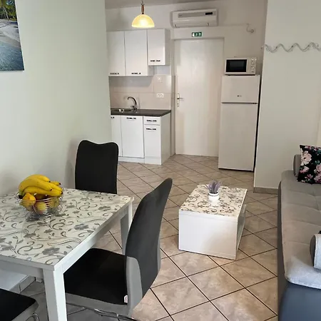 In By Interhome شقة مالي لوشينغْ